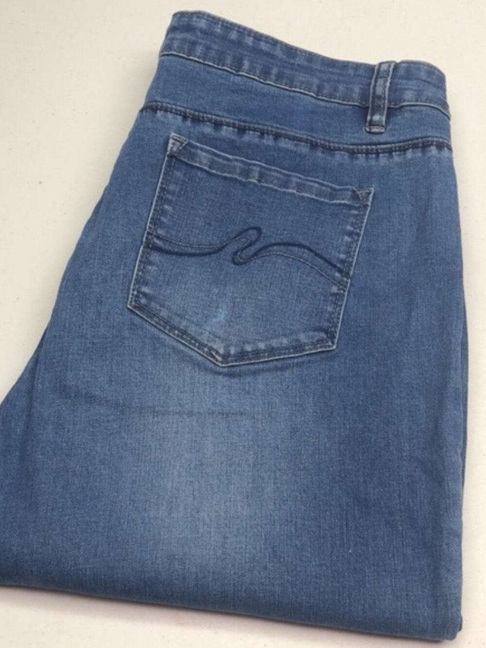 SANTANA STRAIGHT FIT JEANS 12/31x30 ⭐️